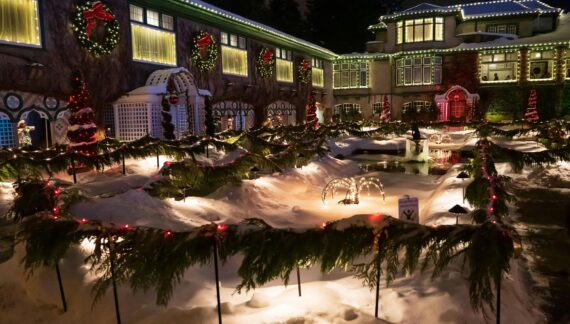 Holiday Landscape Lighting in Canada
